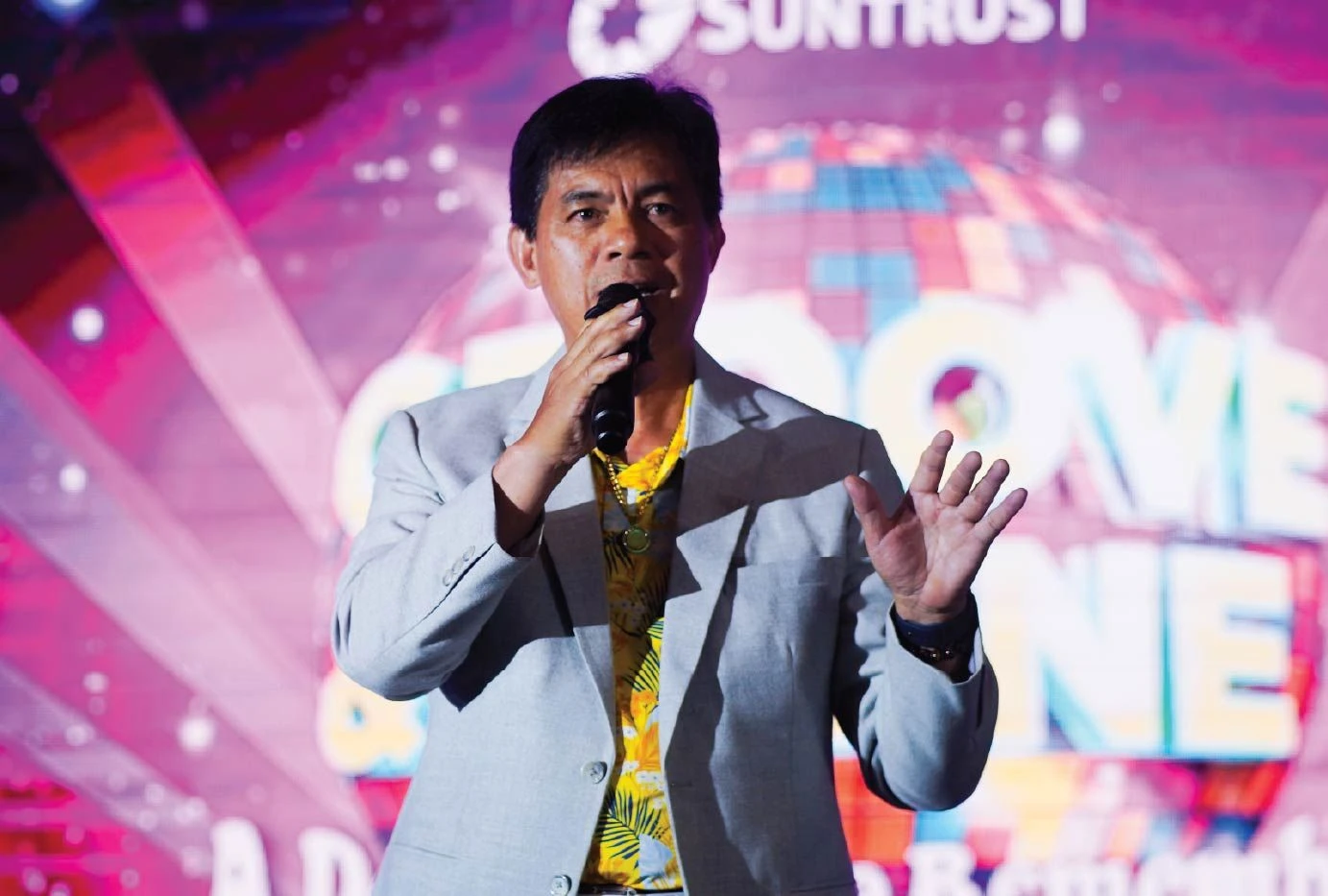 Suntrust Closes the Year with a Groovy Celebration